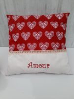 Coussin brodé amour