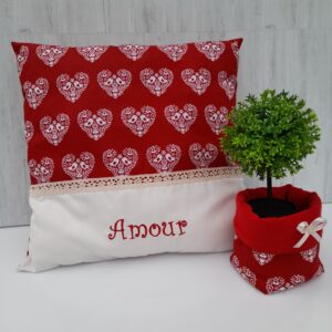 Coussin motif coeurs